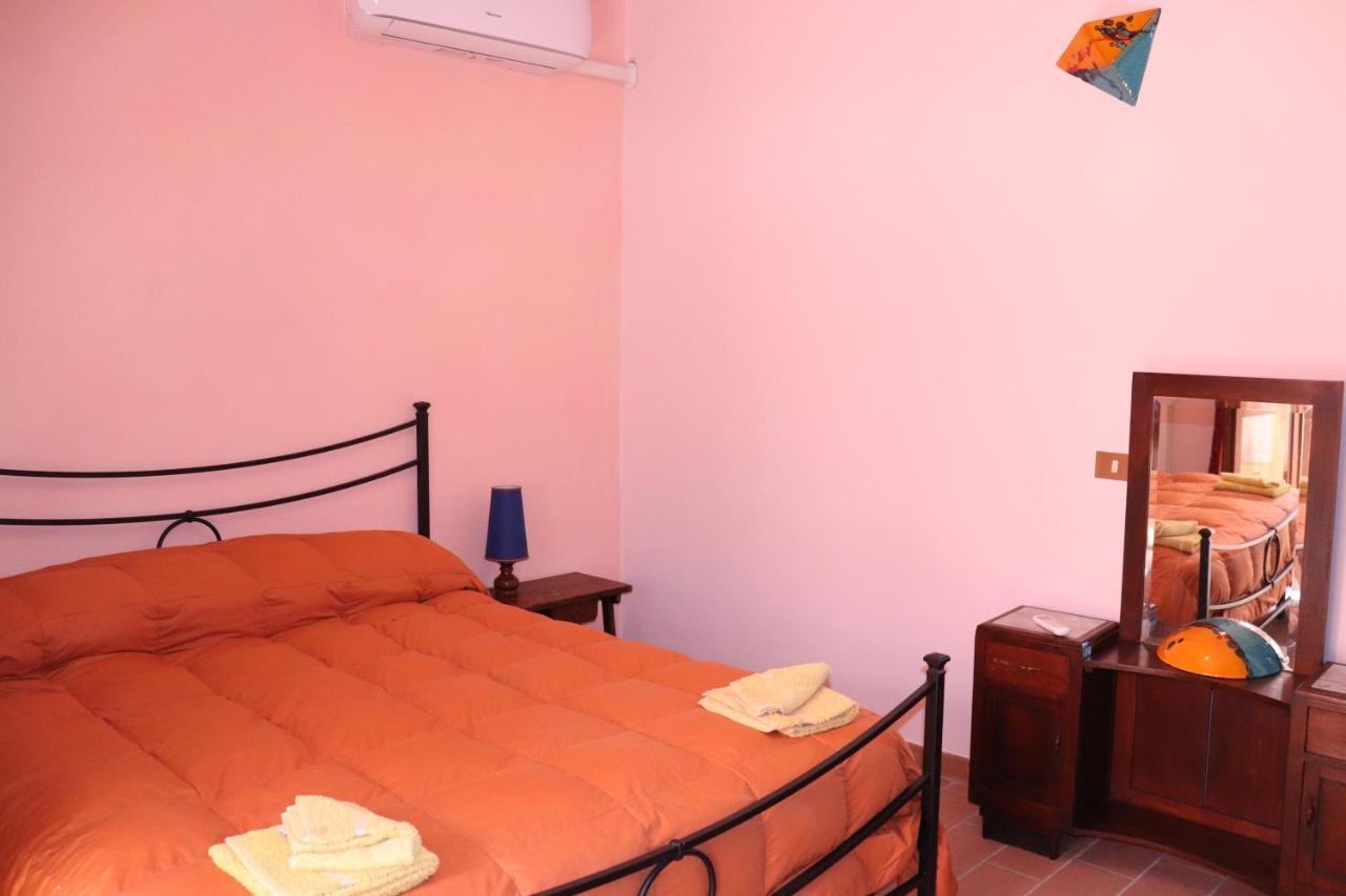 B&B Casale Roshlee Gualdo Cattaneo Екстериор снимка