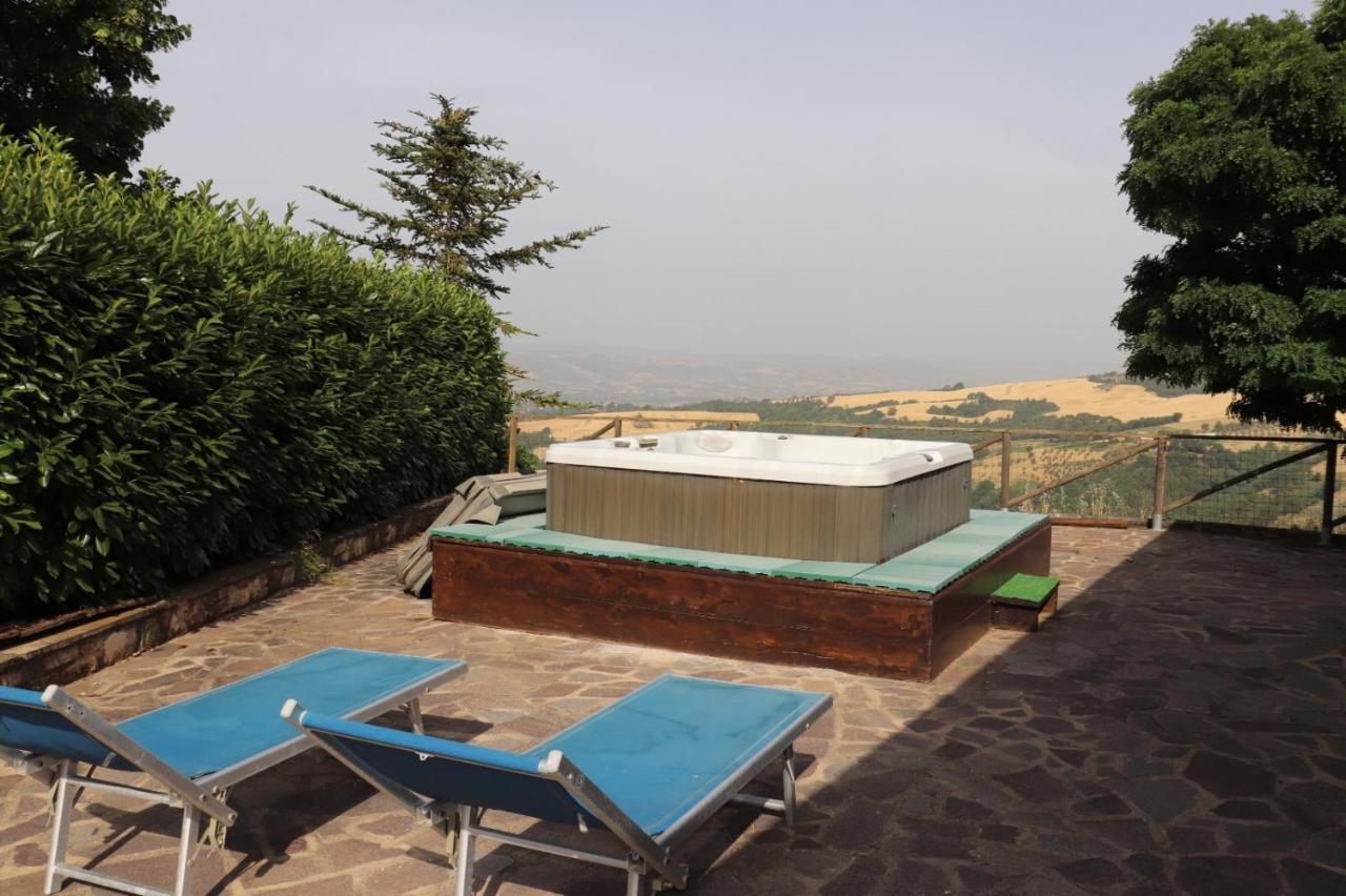 B&B Casale Roshlee Gualdo Cattaneo Екстериор снимка